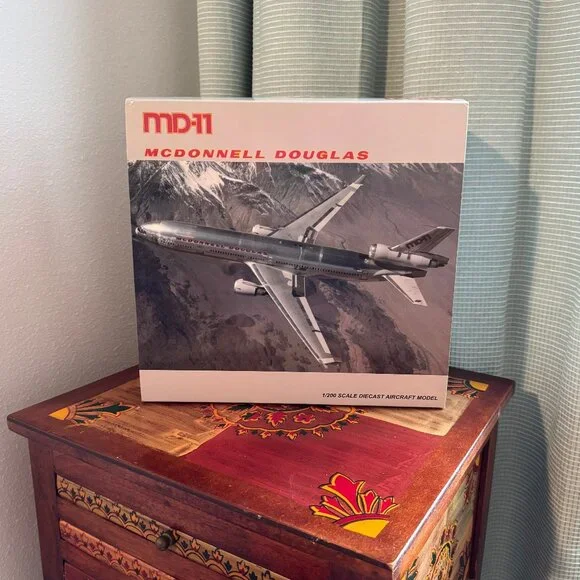 航空機・ヘリコプター JC Wings 1:200 MD-11 N111MD 航空機・ヘリコプター JC Wings 1:200 MD-11 N111MD 航空機